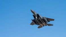 Samolot F-15E Strike Eagle Sił Powietrznych USA podczas misji wspierającej operację Epicka Furia.