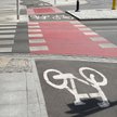 Warszawa: Znany polityk potrącił rowerzystkę. Trafiła do szpitala