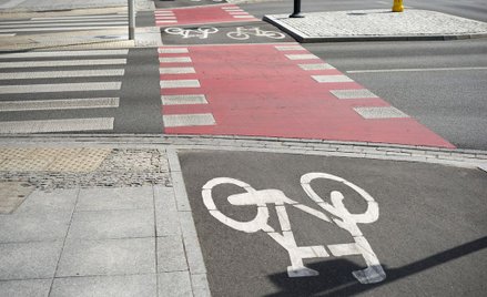 Warszawa: Znany polityk potrącił rowerzystkę. Trafiła do szpitala