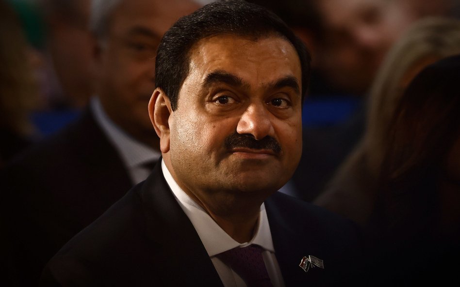 Gautam Adani, założyciel Adani Group, w 2022 r. przez pewien czas miał majątek większy niż Jeff Bezo