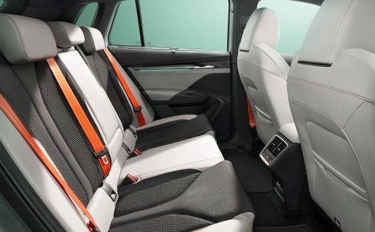 Skoda Elroq - pomarańczowe pasy są seryjne