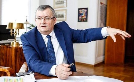 Andrzej Adamczyk, minister infrastruktury i budownictwa.