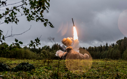 Start rakiety Iskander podczas ćwiczeń w 2017 roku w pobliżu Petersburga