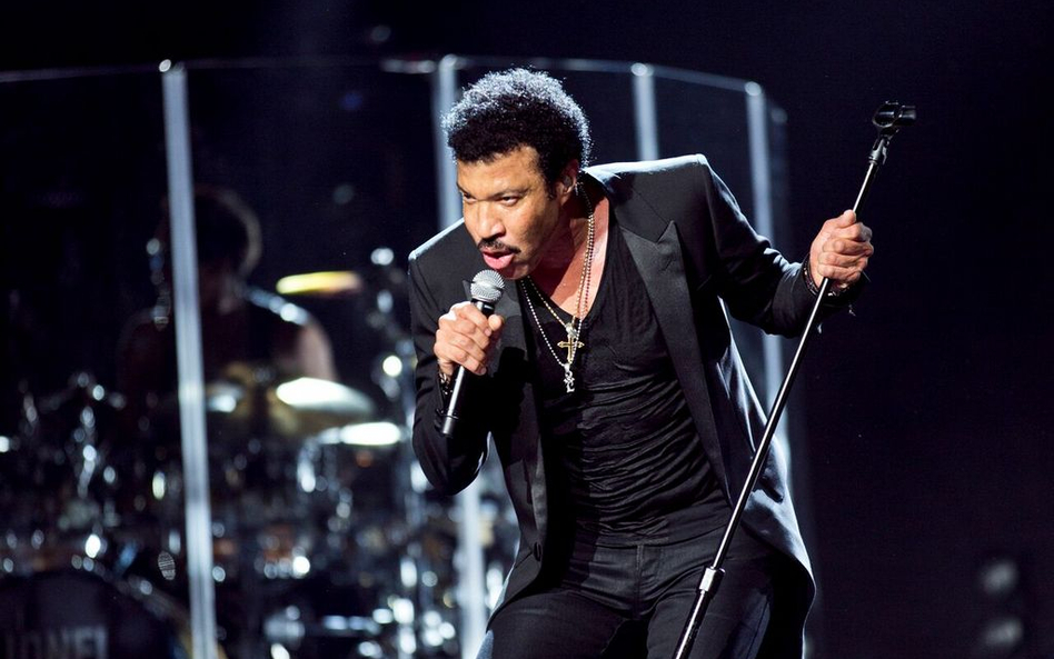 Lionel Richie w czerwcu skończył 67 lat, ale wciąż jest na szczycie. Sprzedał już 100 mln płyt.