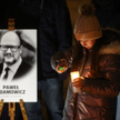 „Światełko przeciw nienawiści” w rocznicę zabójstwa Pawła Adamowicza na Rynku Głównym w Krakowie