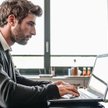 Informacje podsumowujące mogą być składane wyłącznie za pośrednictwem środków komunikacji elektronic