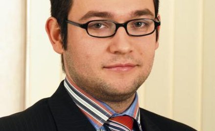 Korzystniejsze z punktu widzenia menedżerów są programy motywacyjne rozliczane akcjami