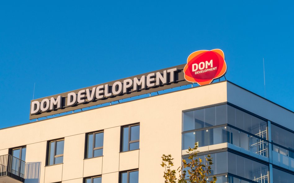 Dom Development prze jak lodołamacz