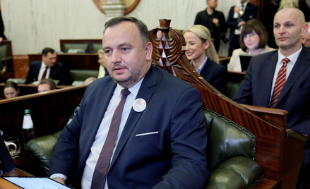Jakub Chełstowski, marszałek województwa śląskiego i szef okręgu PiS na Śląsku, opuścił partię wraz 