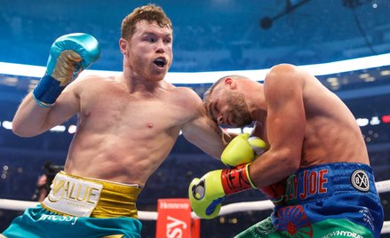 Saul Alvarez zunifikował wszystkie cztery mistrzowskie pasy w wadze superśredniej