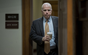 Senator John McCain: Putin to bandyta i morderca