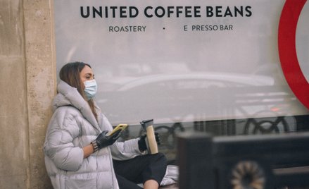 Kurtki puchowe przestały być jedynie elementem wyposażenia zimowych turystów i na dobre zagościły na