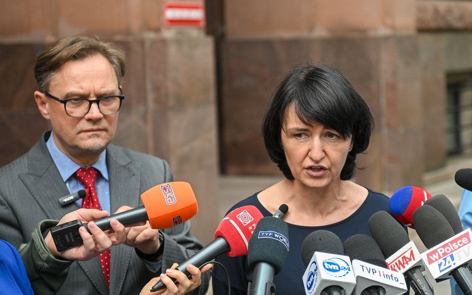 Podsekretarz stanu w Ministerstwie Spraw Zagranicznych Polski Henryka Mościcka-Dendys oraz rzecznik 