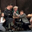 Postaci w przedstawieniu Tuminasa mówią jedno, robią coś innego, a myślą coś jeszcze odmiennego od t