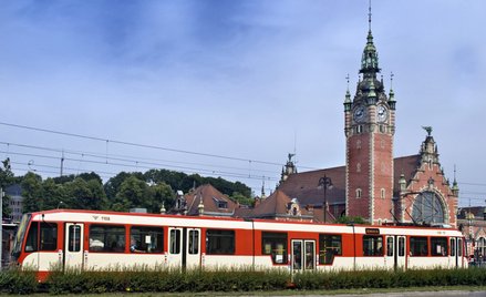 Nowy bilet miałby ułatwić korzystanie z pociągów, autobusów miejskich i tramwajów, łącząc te różne ś