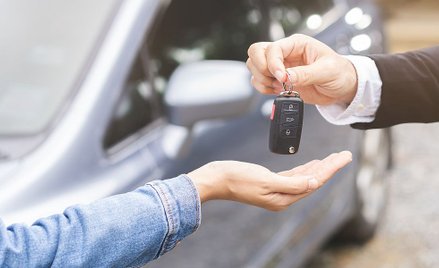 Ceny ubezpieczeń na świecie spadają, ale tempo hamowania zwolniło