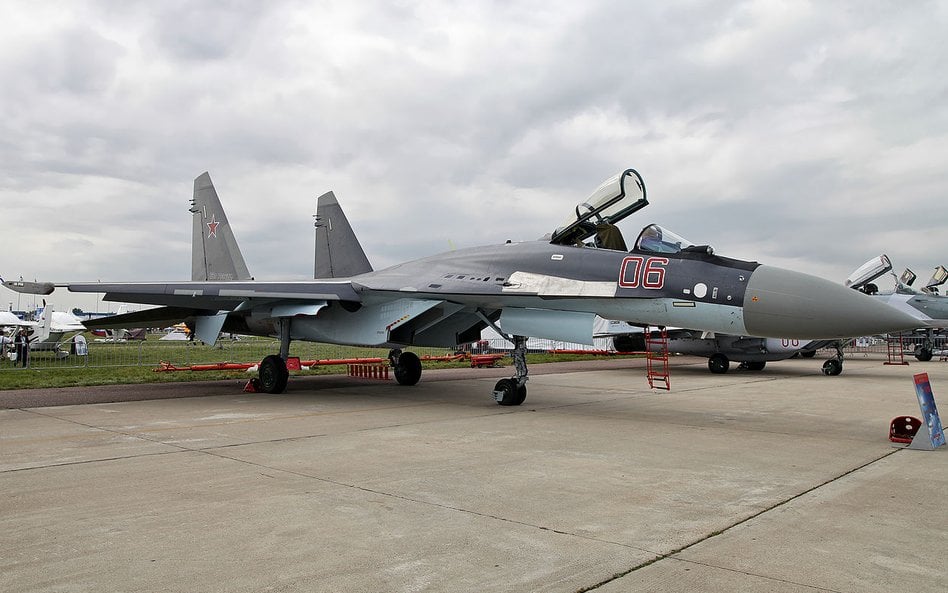 Myśliwiec Su-35