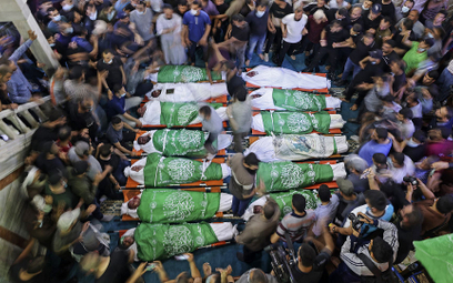 Pogrzeb w Gazie 13 członków Hamasu zabitych w czasie izraelskich nalotów