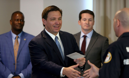 Gubernator Florydy Ron DeSantis wybija się na czołowego oponenta urzędującego prezydenta