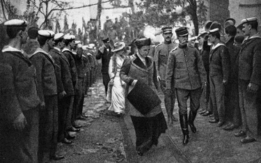 Król Jerzy z małżonką Olgą w Salonikach w 1913 roku. Przeprowadzka królewskiego dworu z Aten miała p