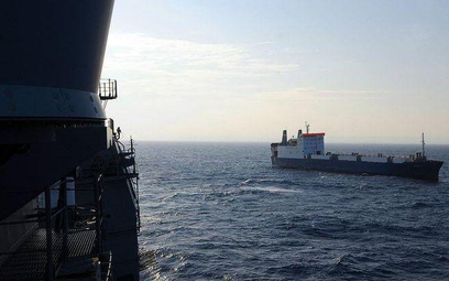 Przewożący warty 400 tys. dol. ładunek oleju napędowego tankowiec został porwany przez piratów