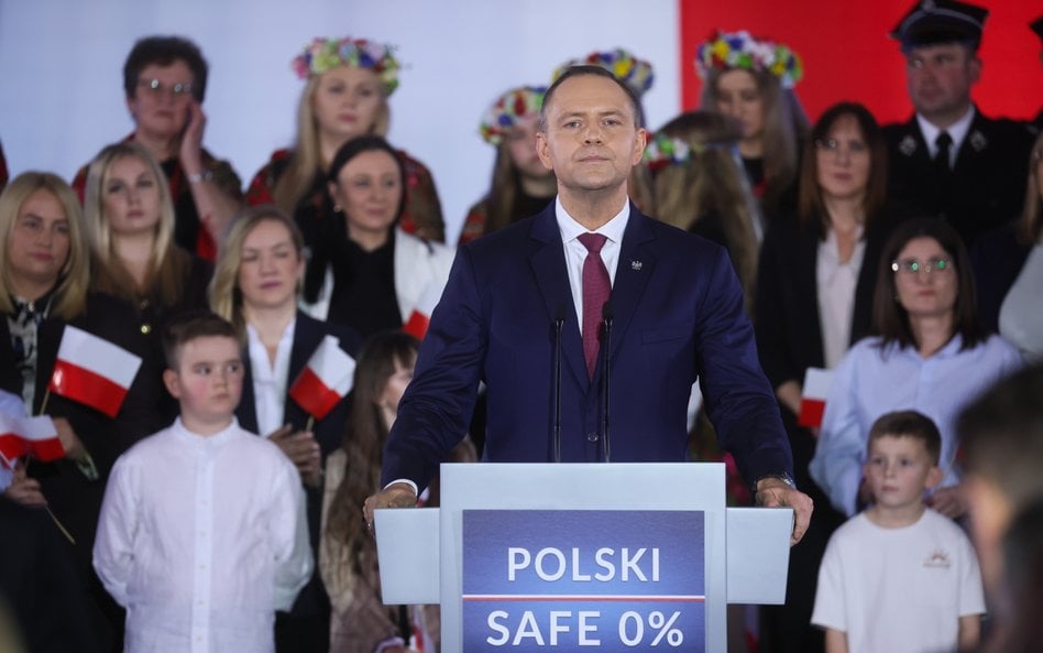 Spór na szczytach władzy uderza w finanse Polski. Fitch ostrzega przed skutkami