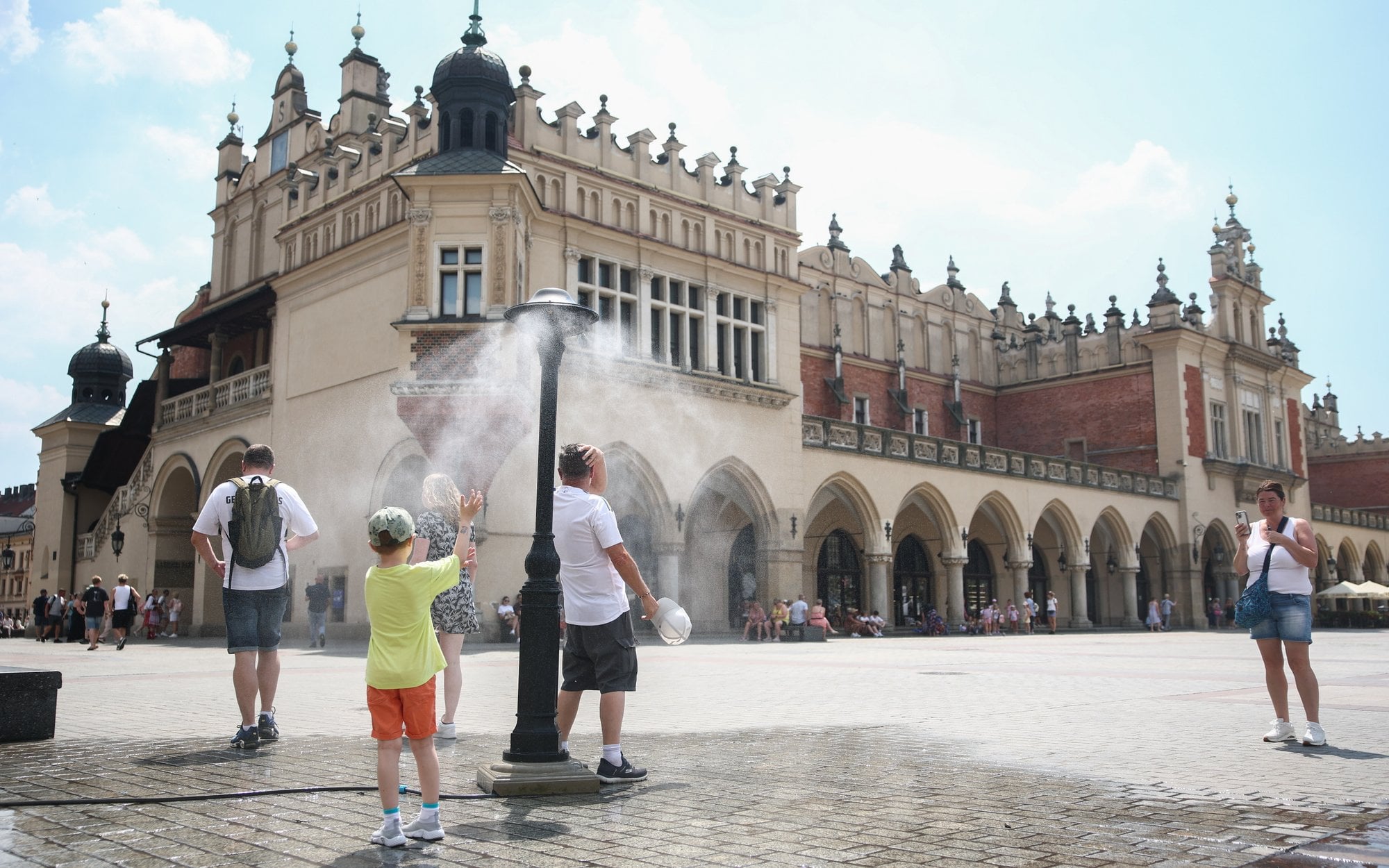 Upały sprawdzą polską energetykę. Fotowoltaika pomaga, ale i tak potrzebny będzie węgiel