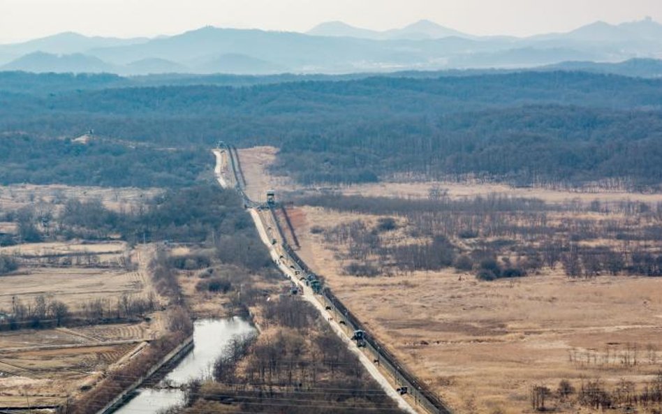 Granica pomiędzy Koreami – zasieki i pas ziemi niczyjej