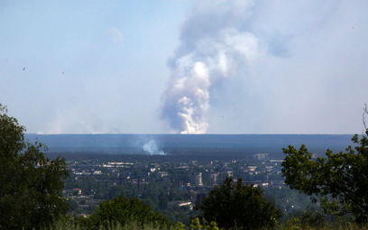 Dymy nad Siewierodonieckiem widziane z Lisiczańska