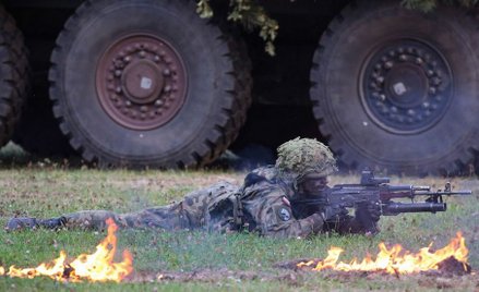 Żaden kandydat na prezydenta nie chce mniej licznej armii. Kandydaci są też zgodni, że niezbędna jes