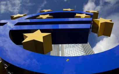PMI. Strefa euro wychodzi na prostą