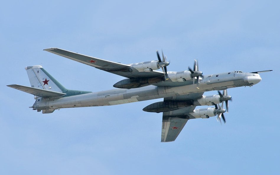 Tu-95 – radziecki strategiczny samolot bombowy lub rozpoznawczy dalekiego zasięgu.