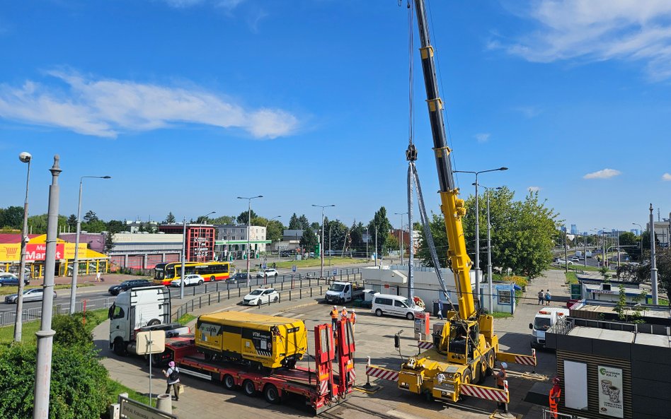 Postawić frezarkę na otry można tylko przy urzyciu specjalistycznego dźwigu