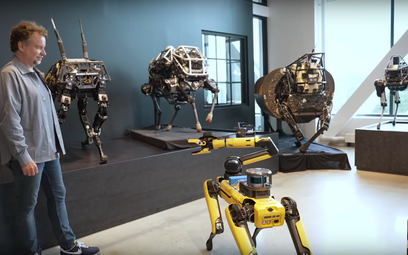Firma Boston Dynamics stworzyła już liczne czworonożne roboty, ale dopiero Spot zaczął mówić. Ma lek