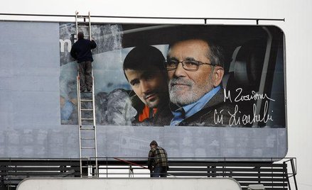Znikają billboardy PZU reklamujące ubezpieczenia komunikacyjne z udziałem dziennikazy motoryzacyjnyc