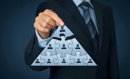 Karuzela prezesów przyspieszyła