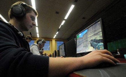 Firekom rusza po milion złotych