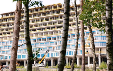Sieć Gołębiewski musiała przerwać budowę największego w Polsce hotelu w Pobierowie nad morzem