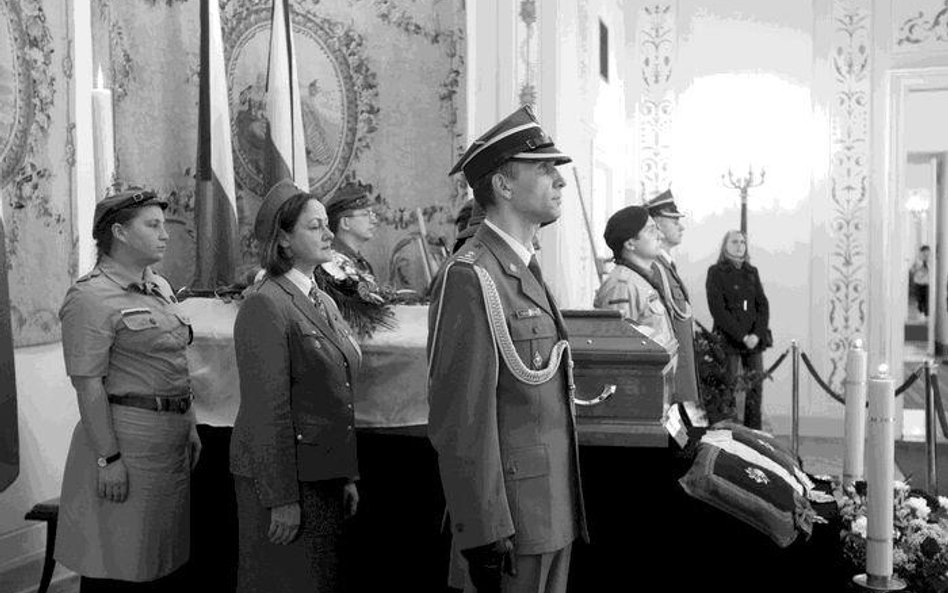 Kaczorowski żegnany w Belwederze