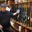 Rekordową ilość broni kupili Amerykanie w 2012 r. Na zdjęciu: sklep w stanie Illinois