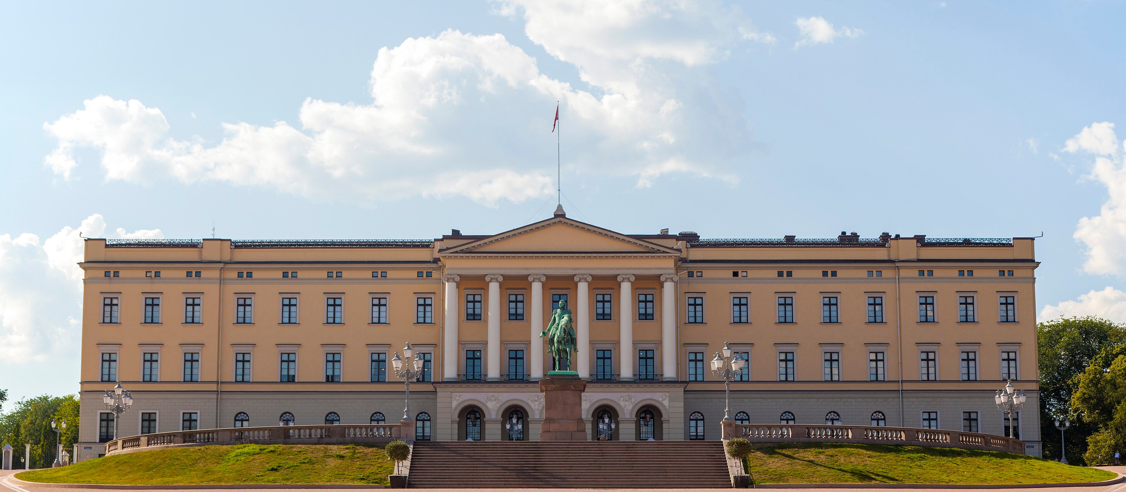 Jerzy Haszczyński: Czym rodziny królewskie powinny się różnić od zwykłych śmiertelników