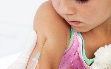Od kilku lat systematycznie rośnie liczba niezaszczepionych dzieci