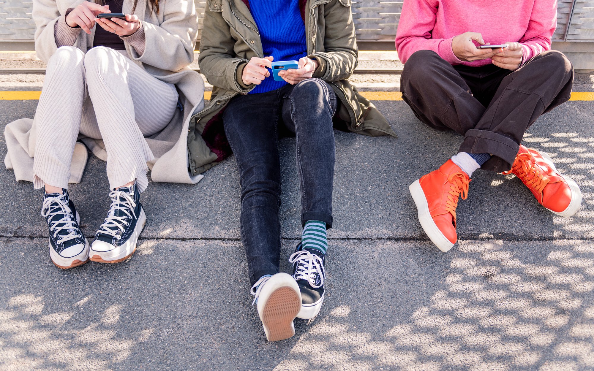 Screenagers: nastolatki przed ekranem. Jak aktywność online wpływa na ...
