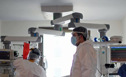 Niemal dwukrotny wzrost ciężkich przypadków COVID-19 w Szwecji