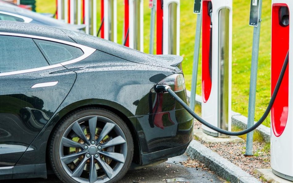 Jak odliczać VAT od ładowania samochodu elektrycznego