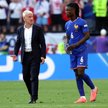Francuzi (na zdjęciu trener Didier Deschamps i pomocnik Eduardo Camavinga) za sprawą remisu z Polaka