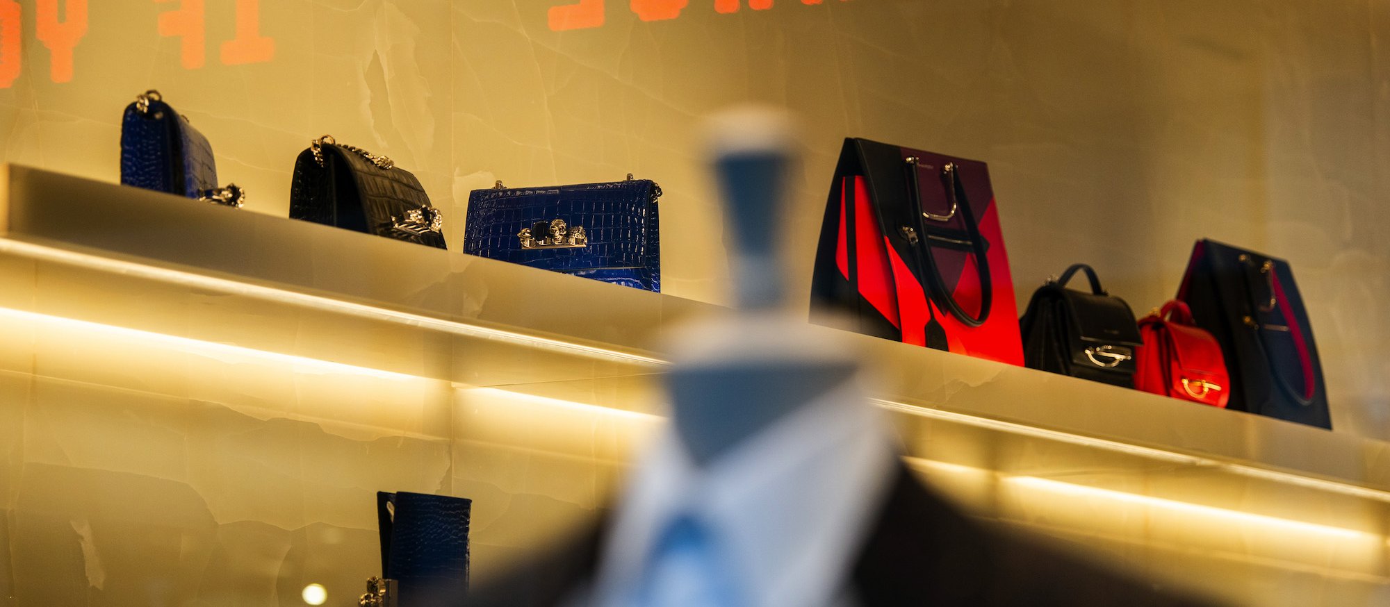 Ważą się losy słynnego brytyjskiego domu mody. Właściciel uciął spekulacje