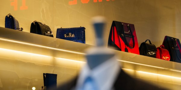 Ważą się losy słynnego brytyjskiego domu mody. Właściciel uciął spekulacje