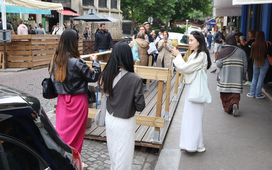Turyści z Japonii są w tym roku szczególnie widoczni na ulicach europejskich miast