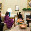 Waszyngton. Malala Yousafzai podczas spotkania z prezydentem Obamą, jego żoną i córką w Gabinecie Ow